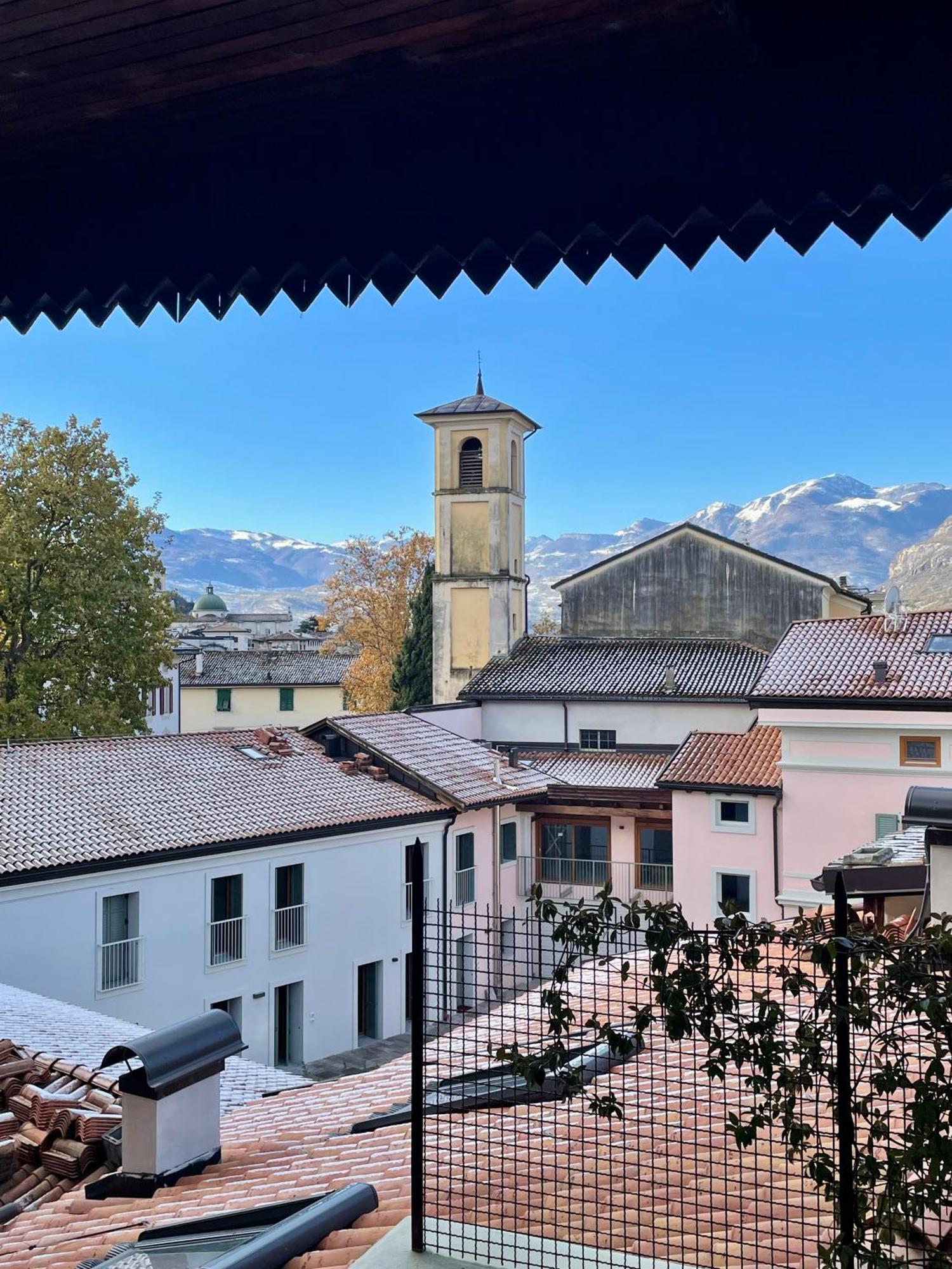 Appartamento Sui Tetti Del Centro Storico Rovereto  Zewnętrze zdjęcie
